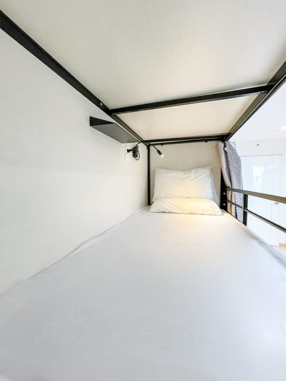 Travelers Inn - Modern Capsule Bunks, Makati Apartment hotel in Makati
