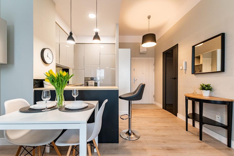 Kitchen or kitchenette, Living room, Seating area, Dining area