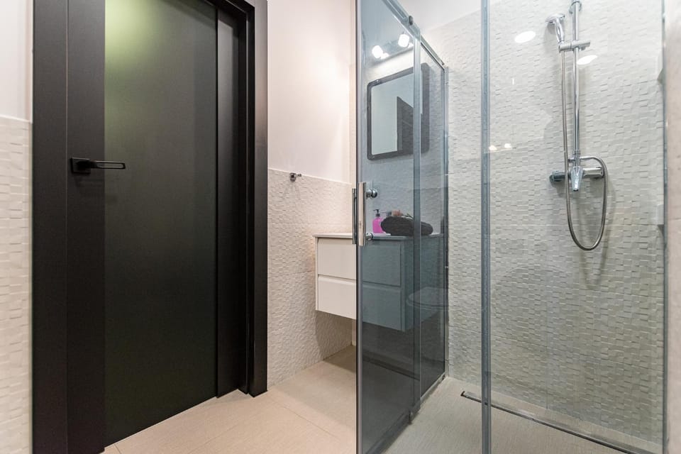 Shower, Bathroom