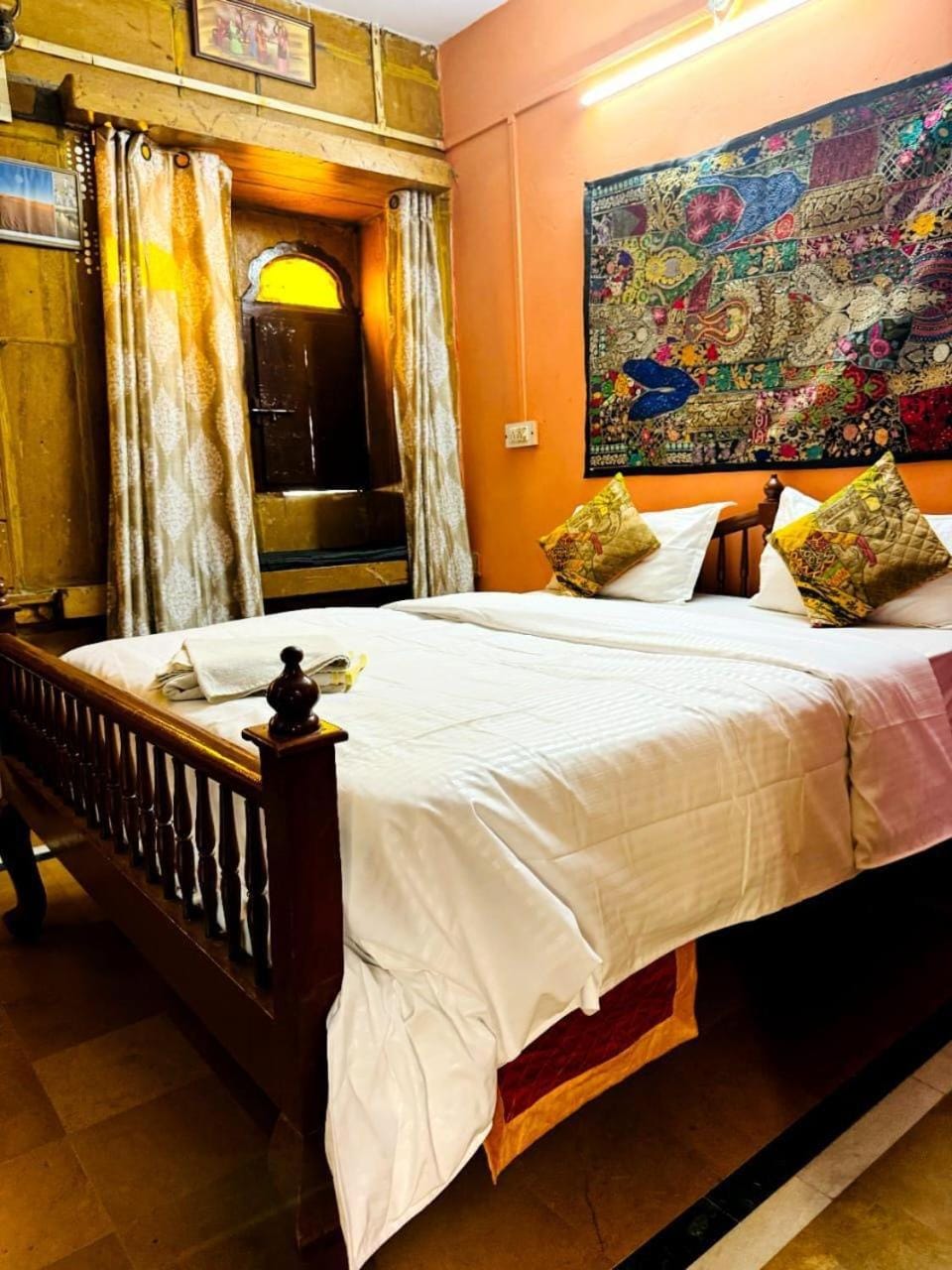 Bed, Photo of the whole room, Dining area, Bedroom, Landmark view