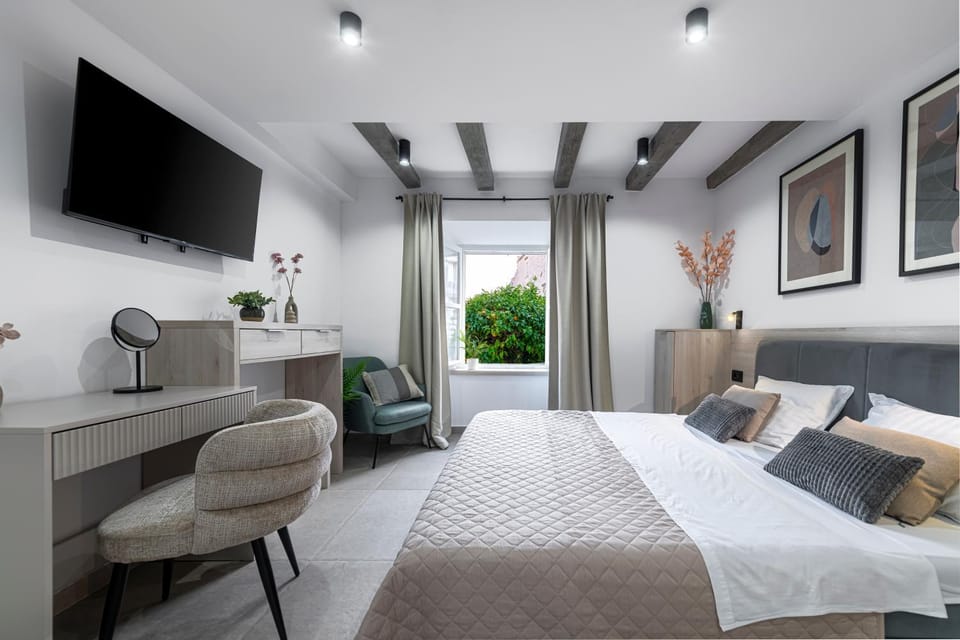 Bed, City view