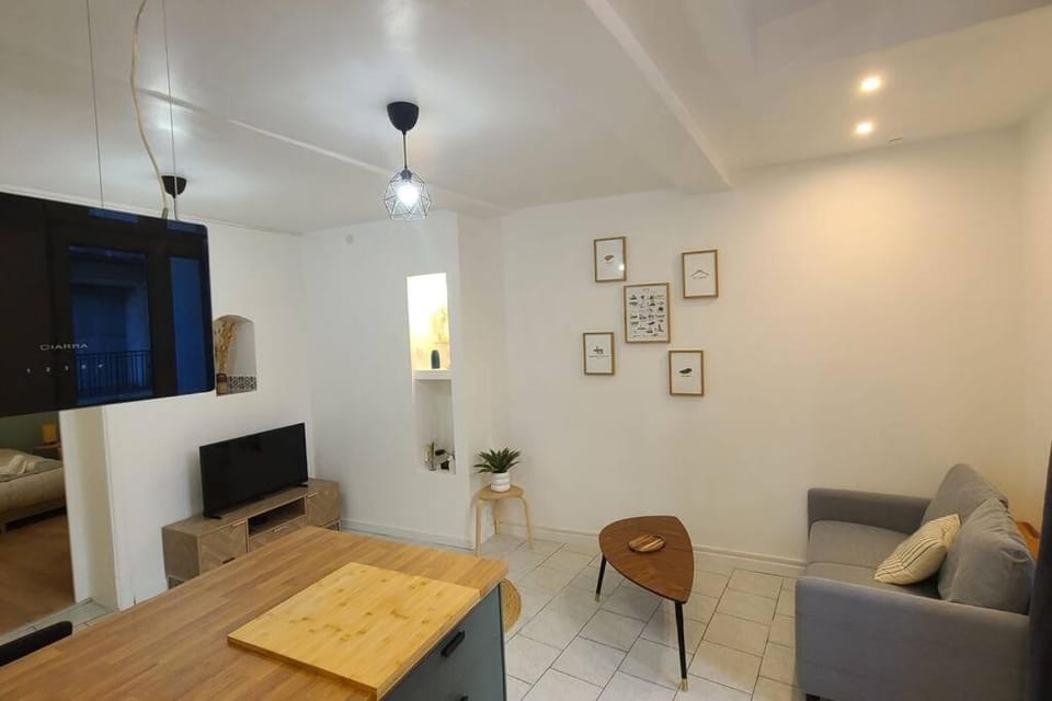 Communal lounge/ TV room, TV and multimedia, Living room, Seating area