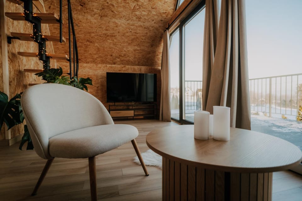 Communal lounge/ TV room, Living room, Seating area