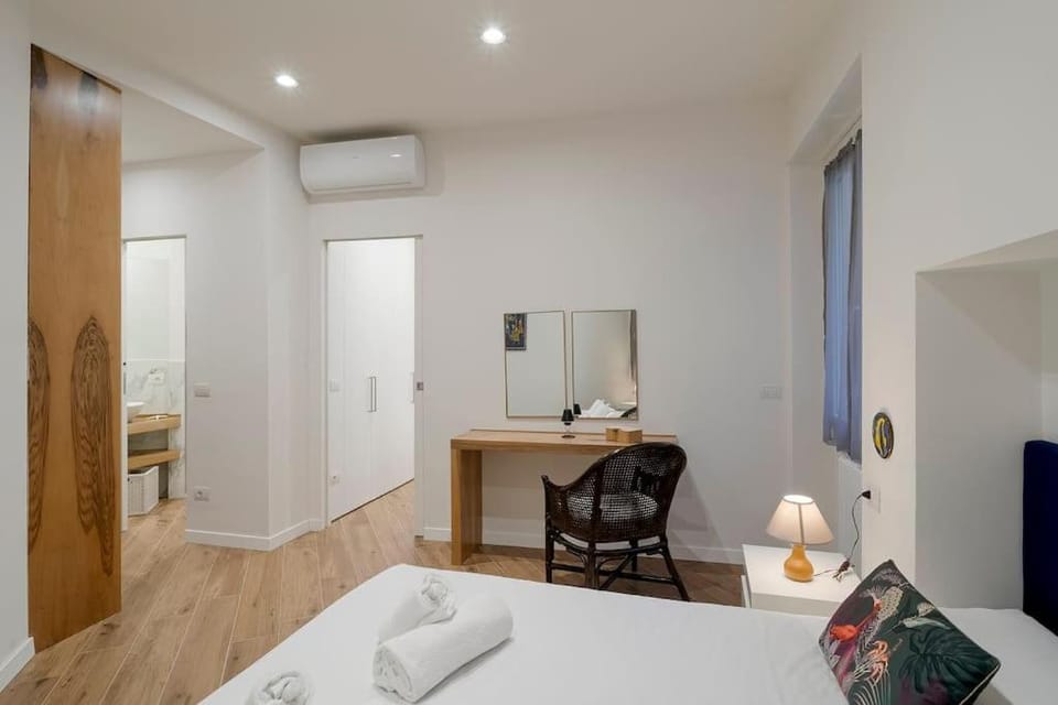 Wood&White - 2 bedrooms e 2 bathrooms - WiFi Apartment in Sanremo