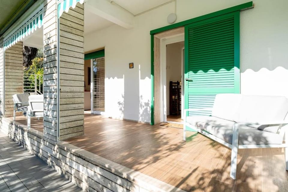 Wood&White - 2 bedrooms e 2 bathrooms - WiFi Apartment in Sanremo