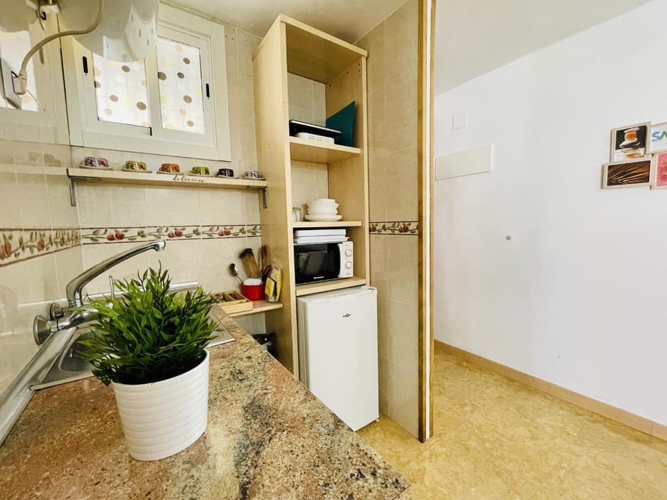 Kitchen or kitchenette