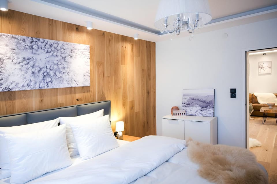 Bed, Decorative detail, Decorative detail, Bedroom, wardrobe
