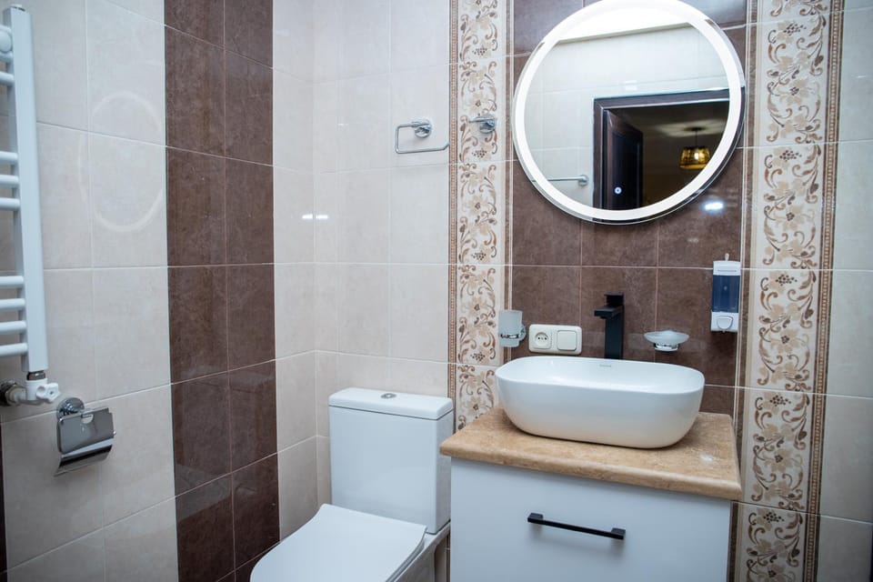 Shower, Toilet, Bathroom