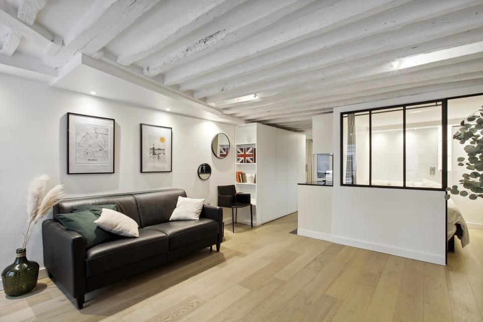 mandar Apartment in Paris