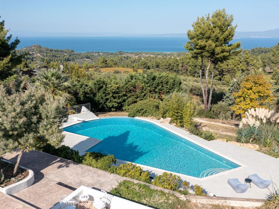 Natural landscape, Pool view, Sea view, Swimming pool, sunbed