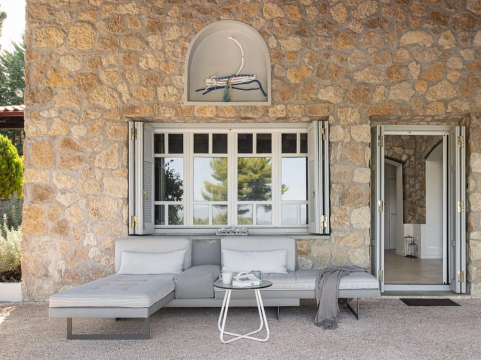 Patio, Day, Seating area