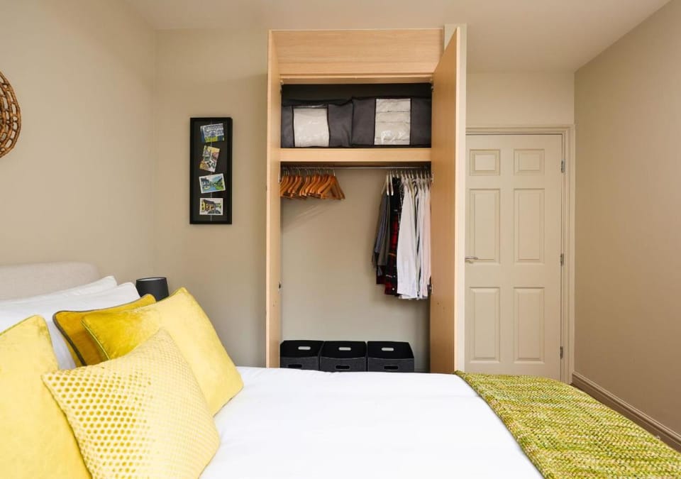 Stylish Flat With Sofa Bed in Malmesbury! Apartment in England