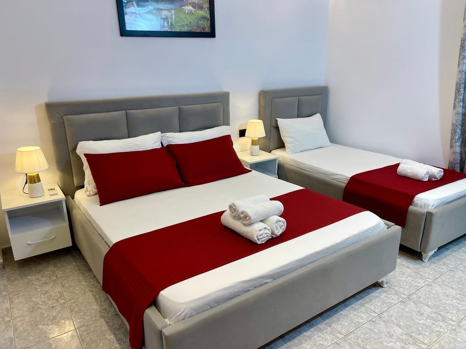 Bed, Living room, Photo of the whole room, Seating area, Bedroom, towels