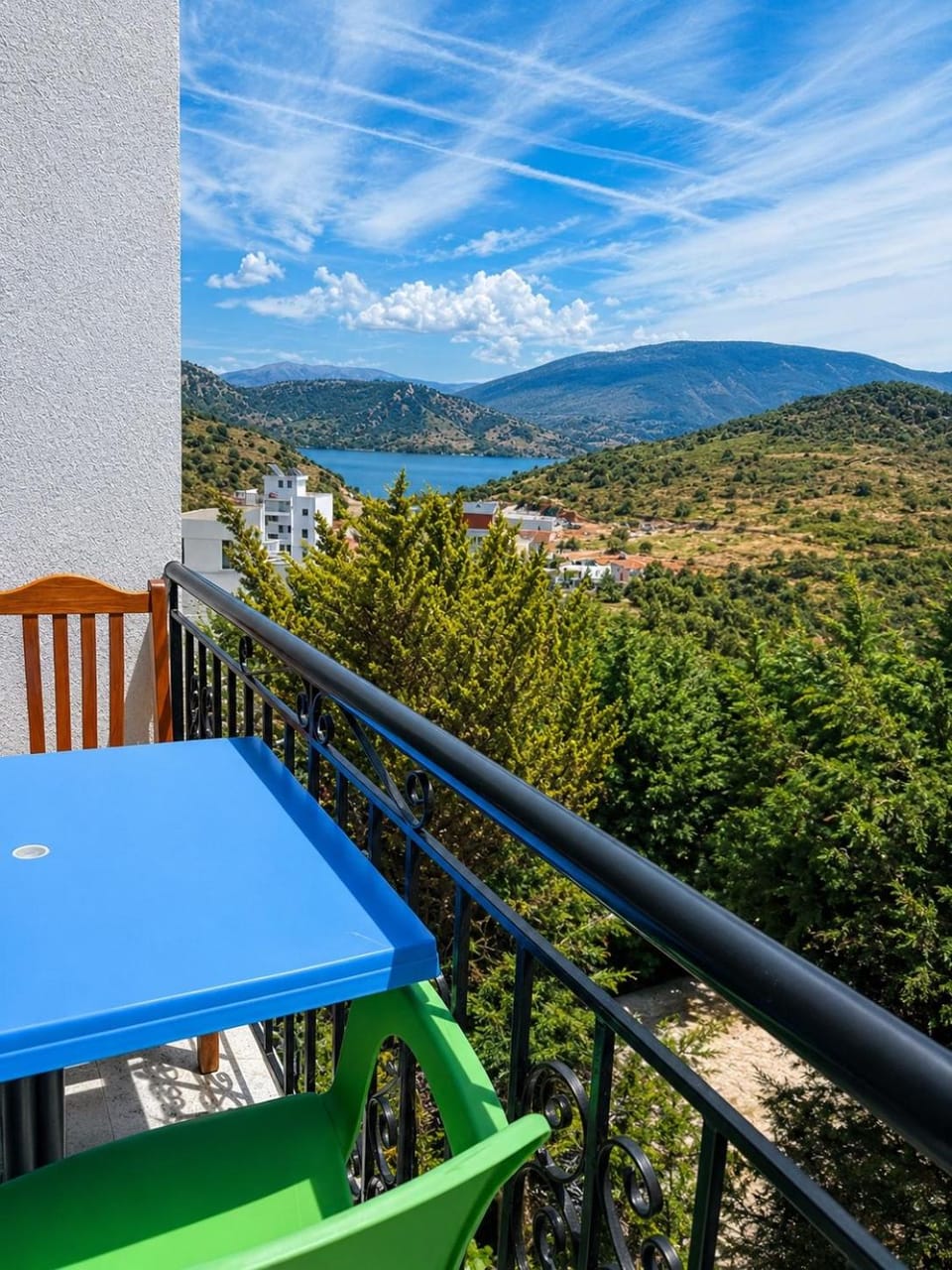 Patio, Nearby landmark, Day, Natural landscape, View (from property/room), Balcony/Terrace, Dining area, Lake view, Mountain view, Sea view