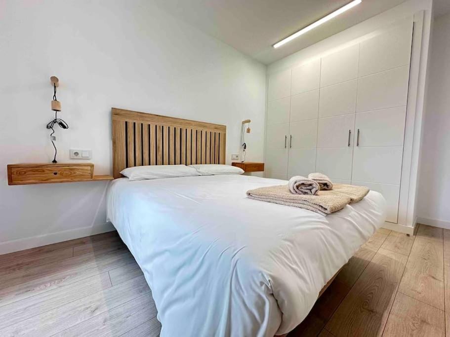 Jacinto Benavente 15, 6A con Parking gratis by YBH Apartment in Vigo