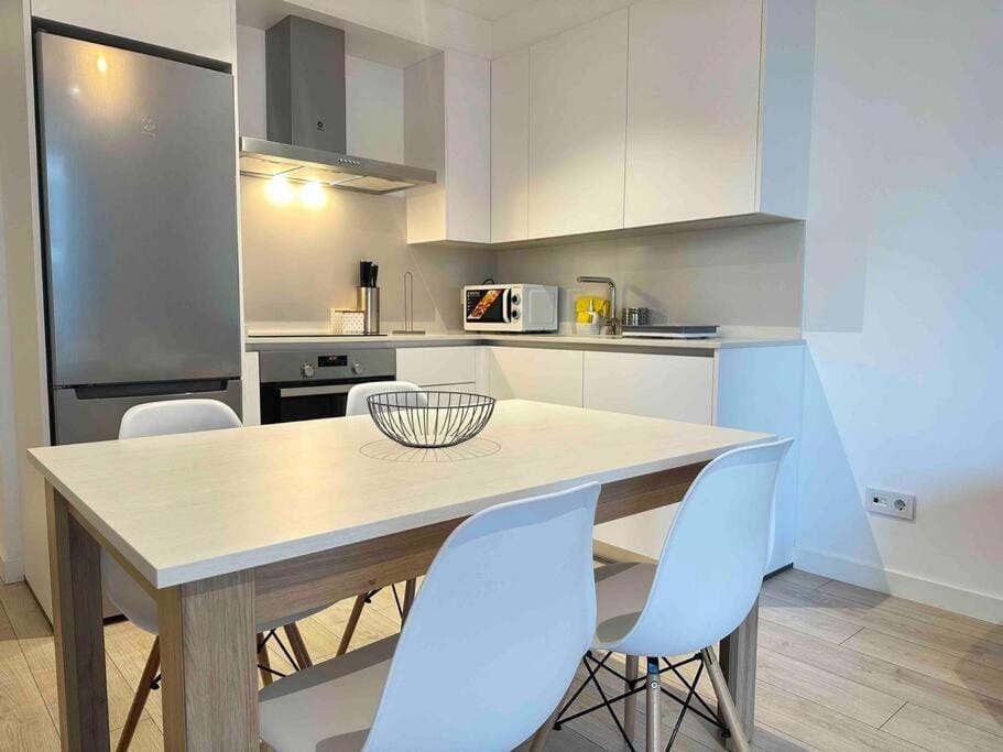 Jacinto Benavente 15, 6A con Parking gratis by YBH Apartment in Vigo