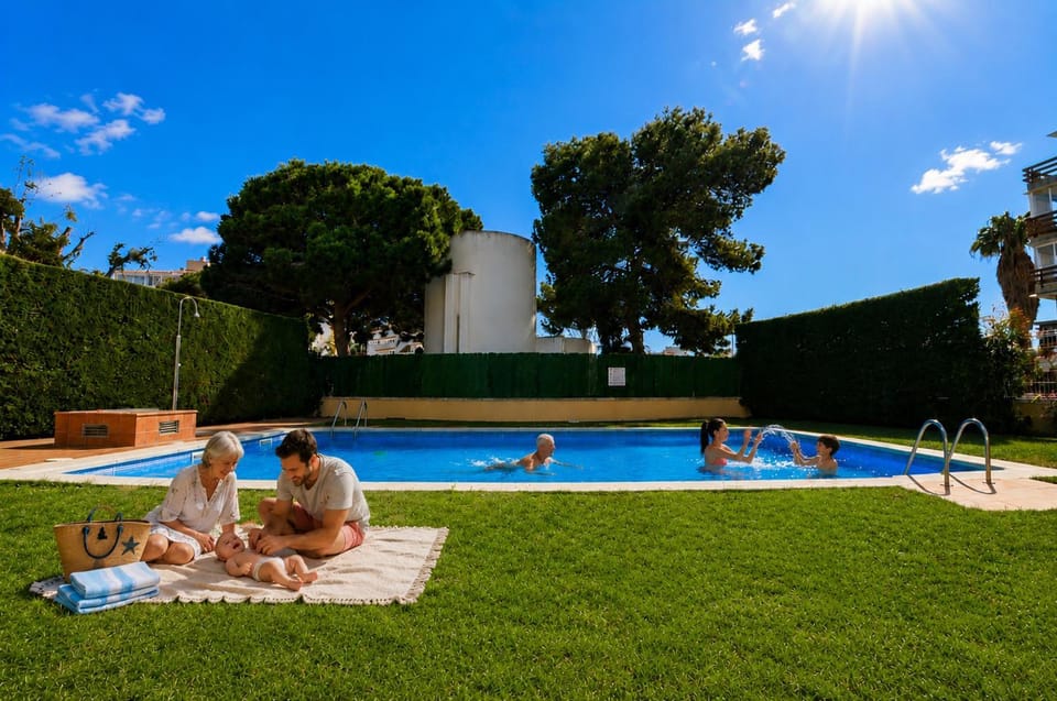 1234 MIRASOL con piscina - Apivend Immo Apartment in Roses