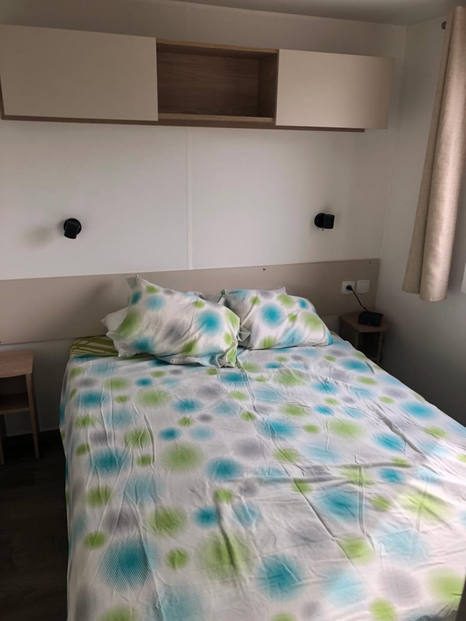 Bed, Photo of the whole room, Bedroom, storage