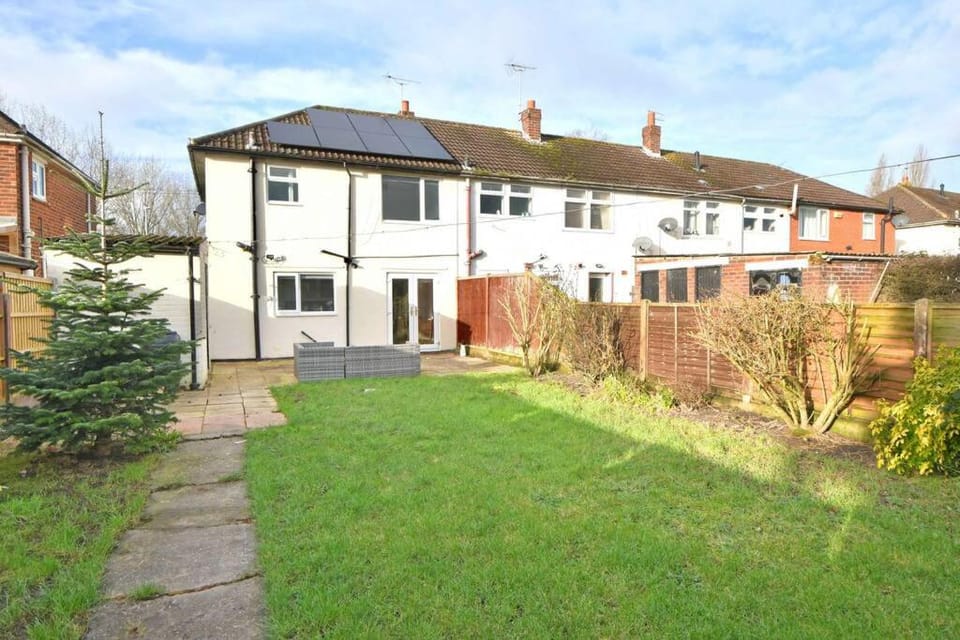 Sweetbriar House - By Sigma Stays House in Crewe