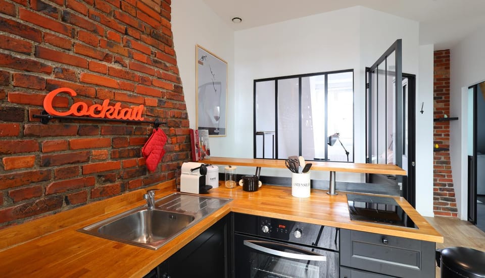 Kitchen or kitchenette