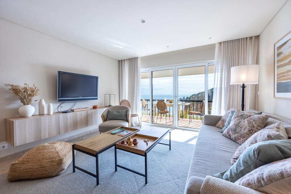 Stuning Views 2BR Apt, Beach access, Parking Apartment in Lagos