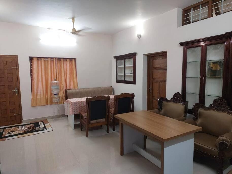 Guruvayur Homestay - 2 AC Bedrooms, Hall & Veranda House in Kerala