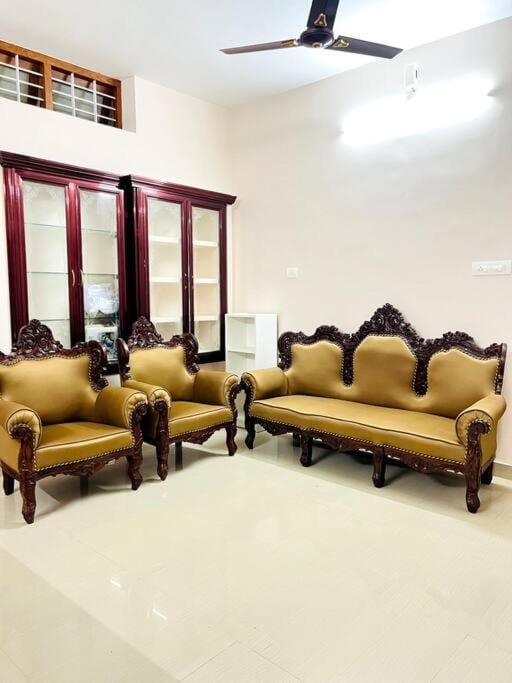 Guruvayur Homestay - 2 AC Bedrooms, Hall & Veranda House in Kerala