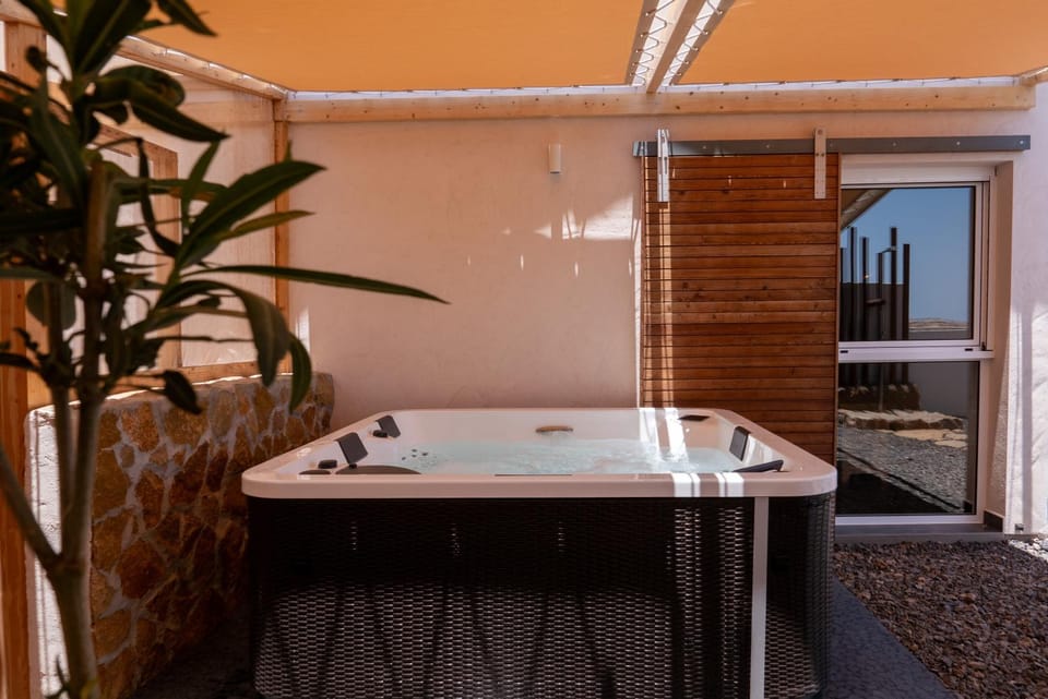 Hot Tub, Spa and wellness centre/facilities