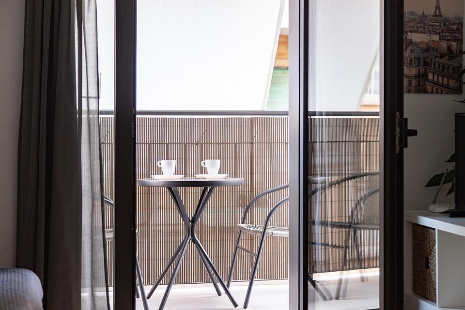 Your Home in Barcdelona 3BR-Balcony-Fira-CampNou Apartment in L'Hospitalet de Llobregat