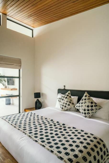 Luxe en comfortabel ~ 5* Locatie ~ Zwembad ~ Kingsize bedden Villa in North Kuta