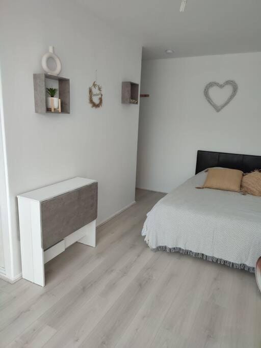 studio avec piscine Apartment in Gruissan
