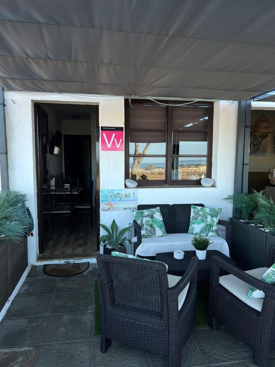 Facade/entrance, Day, Balcony/Terrace, Living room, Lobby or reception, Seating area
