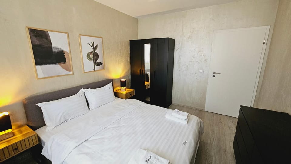 Bed, Photo of the whole room, Bedroom, towels, wardrobe