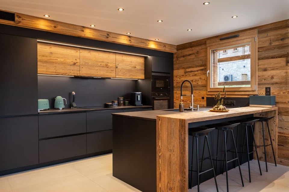 Coffee/tea facilities, dishwasher, oven, stove, toaster, washing machine, dryer, kitchen