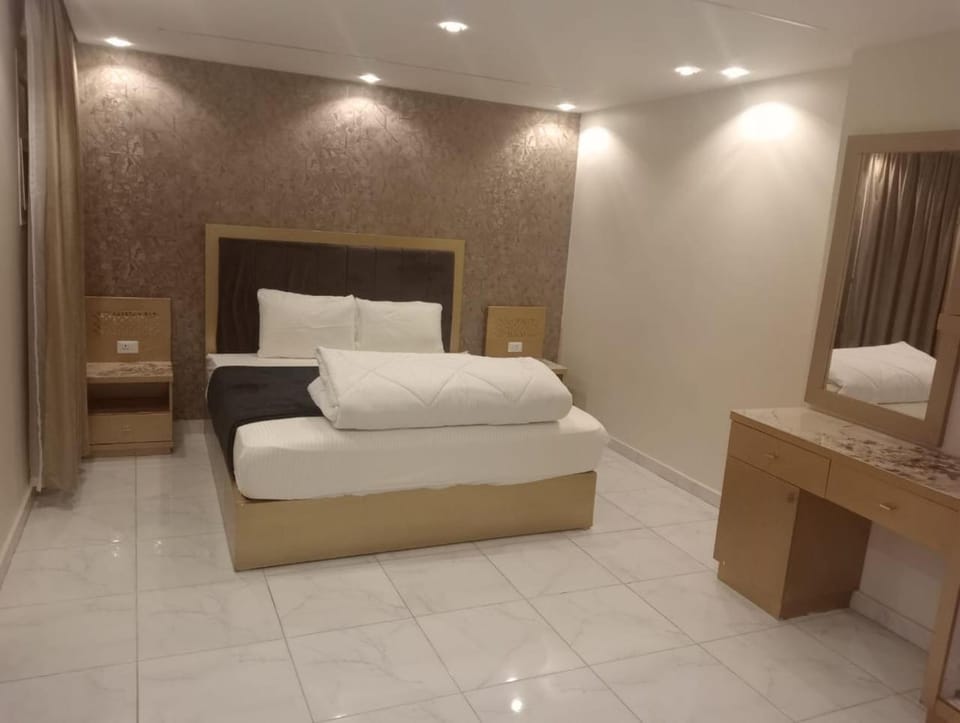 لاصحاب التميز شقة راقية في المهندسين بالقرب من جامعة الدول والنيل Apartment in Egypt
