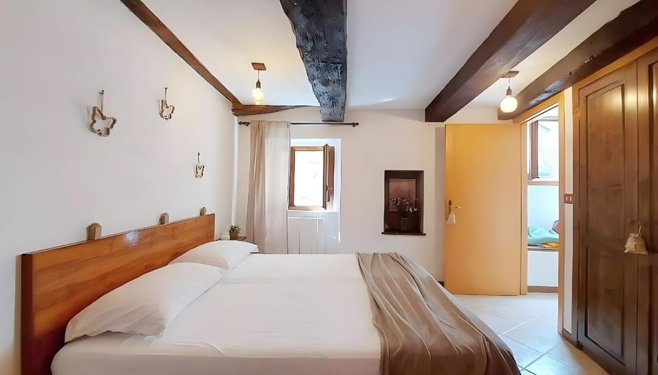 Bed, Photo of the whole room, Bedroom, wardrobe