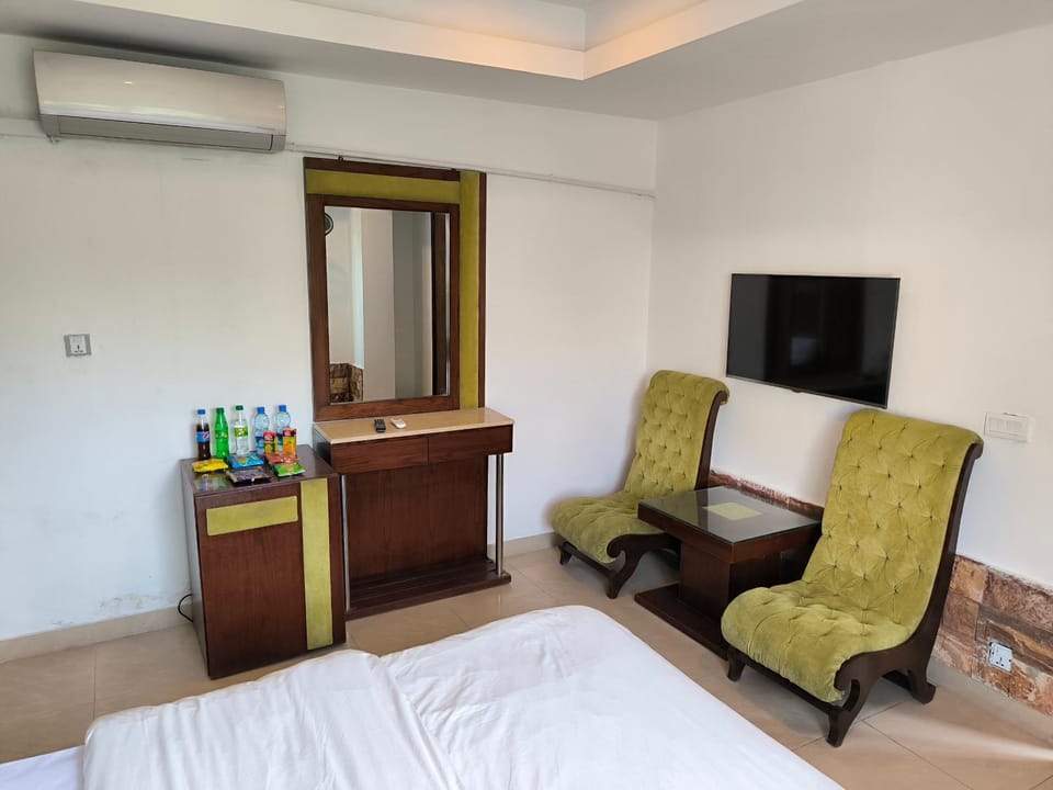 Intellectual Inn - Spring North Ph7 Bahria Town Hotel in Islamabad