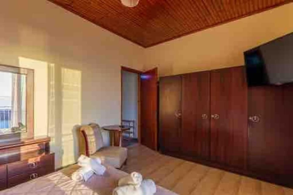 Bedroom, wardrobe