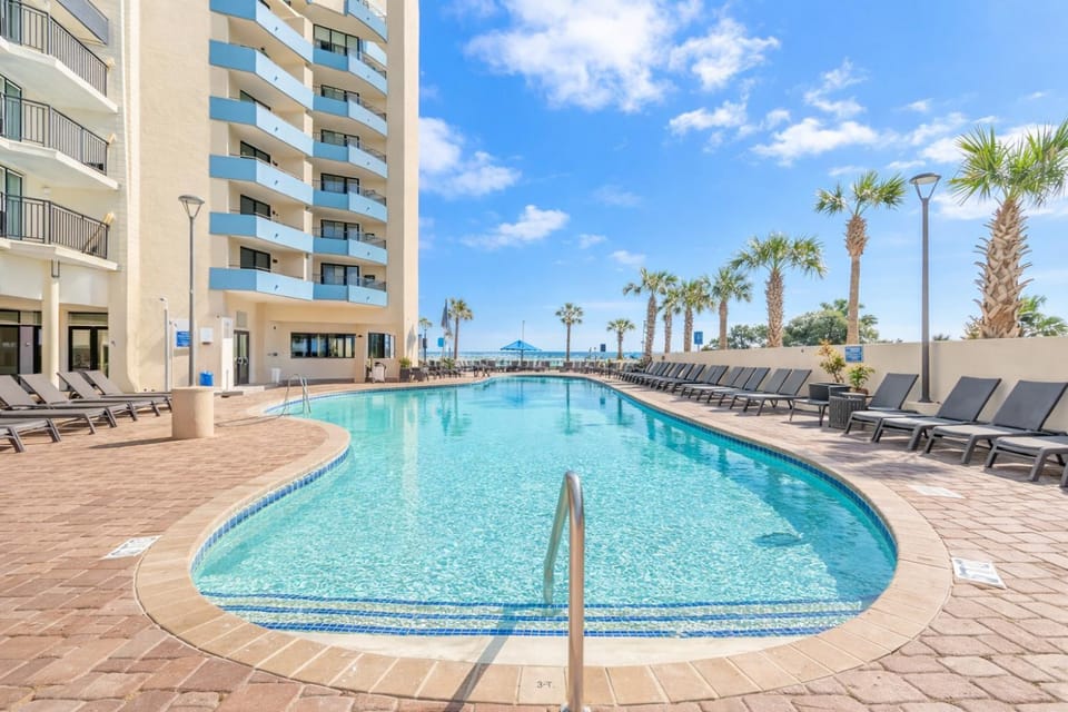 Patio, Pool view, Swimming pool, sunbed