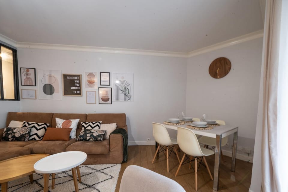 Le Bord de Seine 5min à pieds Gare Parking Privé Gratuit Apartment in Chatou