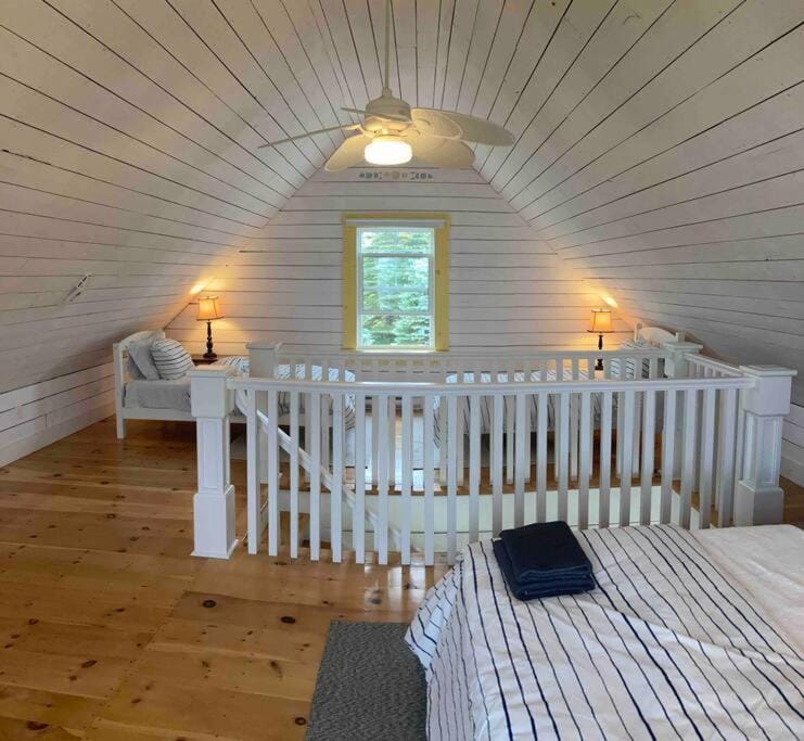 Sea Cliff Cottage House in Nova Scotia