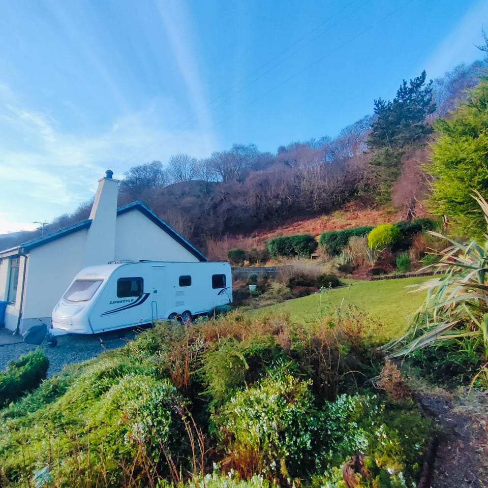Property building, Day, Garden, Garden view