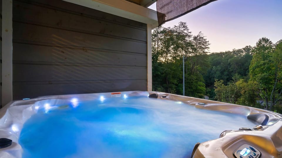 Hot Tub, Mountain view