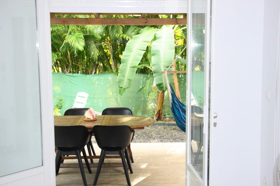 Patio, Day, Garden, View (from property/room), Balcony/Terrace, Dining area, Garden view