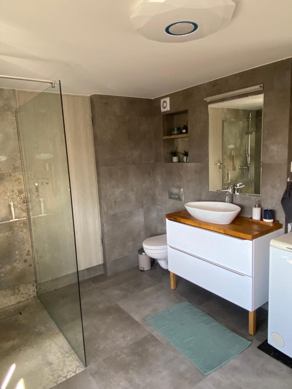 Shower, Bathroom, towels