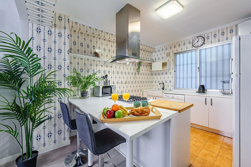 Kitchen or kitchenette, Dining area, minibar, pet friendly, stove