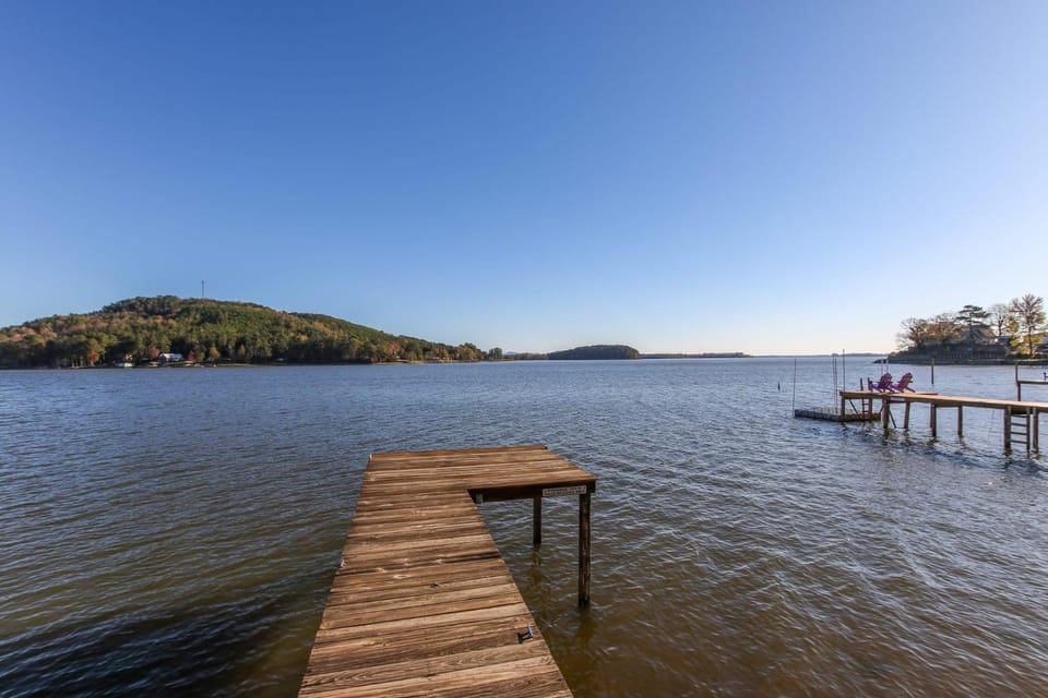House #04 - Happy Camper-(No Pets) -Private Pier House in Weiss Lake