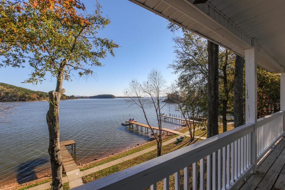 House #04 - Happy Camper-(No Pets) -Private Pier House in Weiss Lake