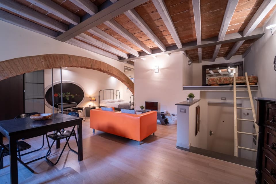 Bed, TV and multimedia, Living room, Photo of the whole room, Seating area, Dining area, Bedroom