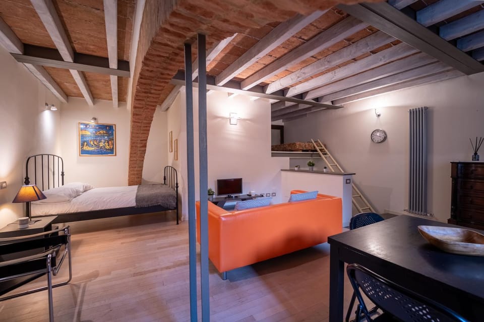 Bed, Living room, Photo of the whole room, Seating area, Bedroom